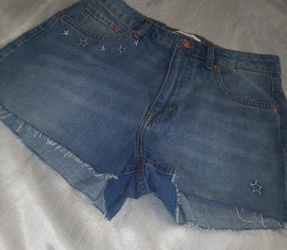 Shorts - Picture 1 of 2